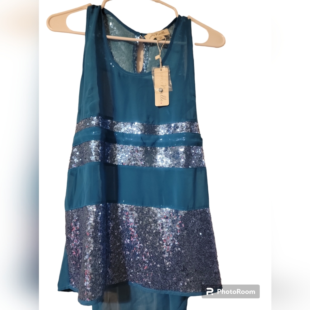 Sheer tank with sequence